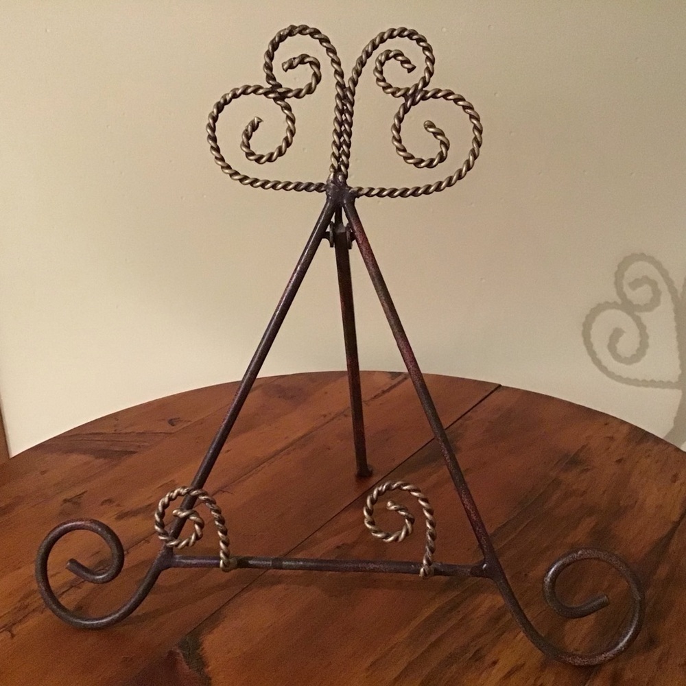 Decorative Metal Easels in Bronze and Gold - Picture 2 of 6